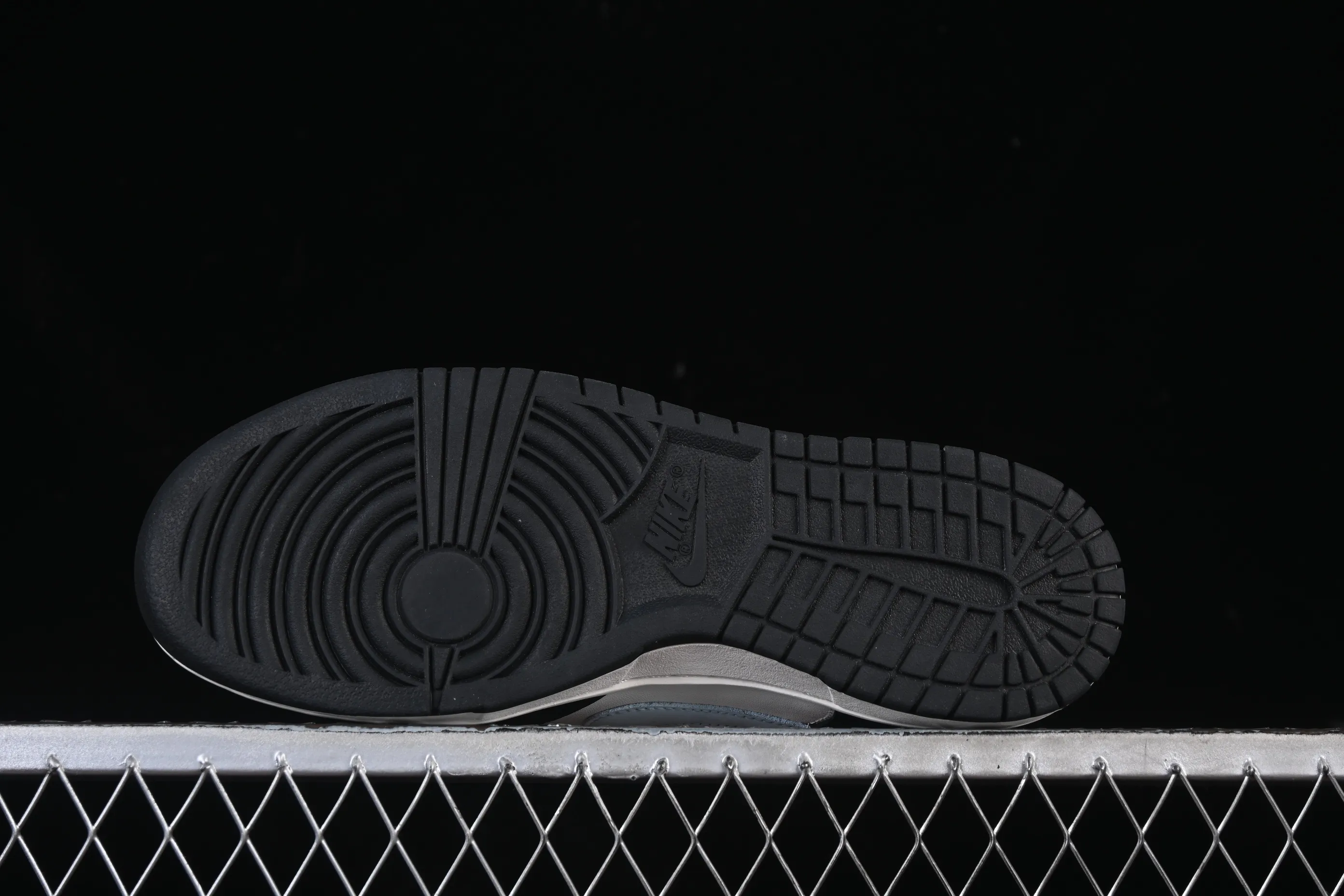 All Categories Nk SB Dunk Series Nk SB Dunk Low High-end Customized Low-top Shoes Nike SB Dunk Low "Just Do It" Straps Anniversary High-end Customized Low-top Casual Shoes BB0515-090